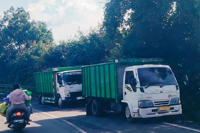 Lalu Lintas Truk Pasir Ganggu Kawasan Wisata Kintamani, Wisatawan Keluhkan Debu dan Keselamatan