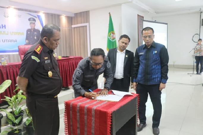 Pemkab Tapanuli Utara Serahkan Hibah Tanah untuk Kejaksaan Negeri Taput