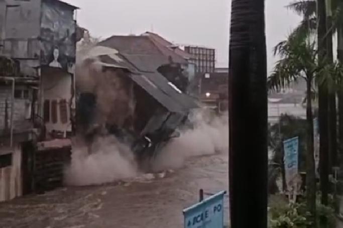 Denpasar dan Badung Dikepung Banjir, Warga Mengungsi!