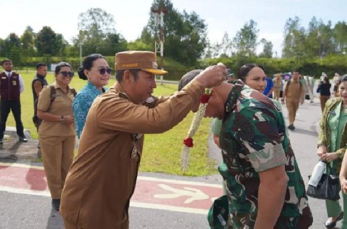 Kasad Jenderal Maruli Simanjuntak Tiba di Silangit, Disambut Bupati Taput dan Forkopimda