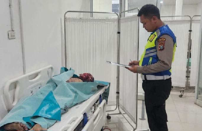 Diduga Terjatuh di Jalur Berlawanan, Remaja Tewas Terlindas Mobil