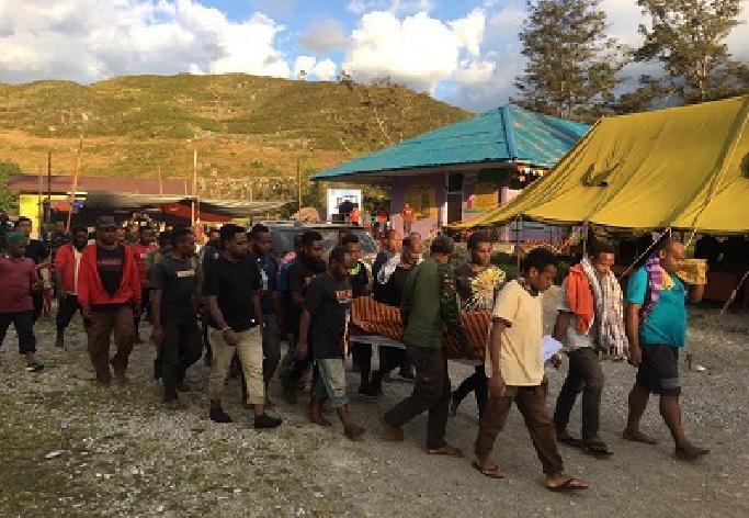 Dansatgas Menghadiri Kedukaan Kepala Suku Besar Walesi