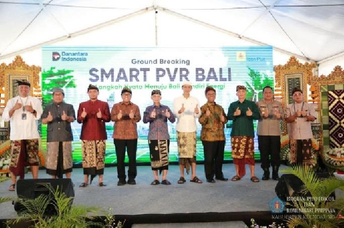 Klungkung Jadi Percontohan Energi Bersih! Bupati Satria Apresiasi PLN Pasang PLTS
