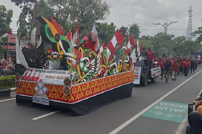 Pawai Karnaval Budaya Meriahkan Hari Jadi Kapuas ke-220 dan HUT Pemkab ke-75