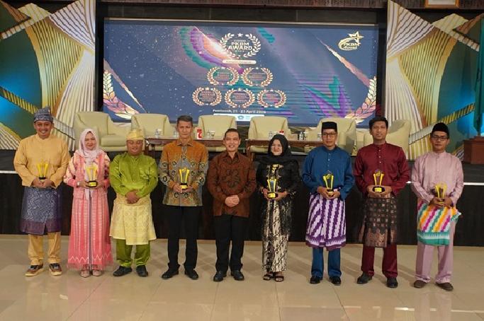 Kajati Kalbar Terima PKBM Award 2026, Resmi Jadi Bapak Asuh PKBM