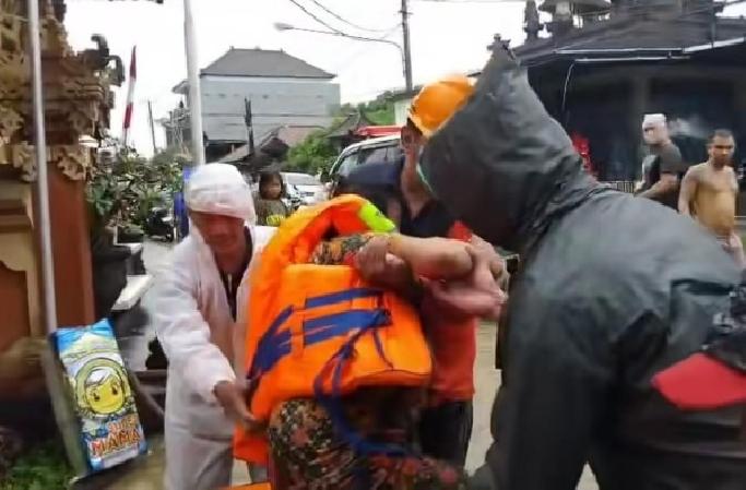 Denpasar dan Badung Dikepung Banjir, Warga Mengungsi!
