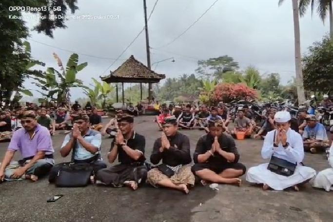 Ratusan Warga Adat Tegalalang Lakukan Penataan Lahan Wilayah