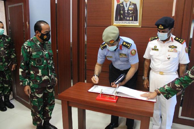 Kapuskersin TNI Terima Courtesy Call Atase Pertahanan Uni Emirat Arab