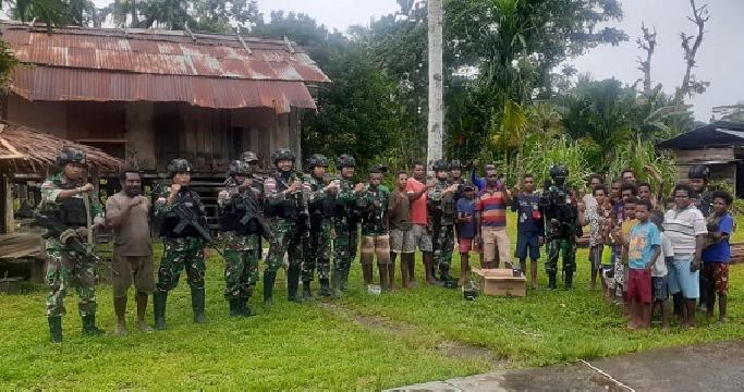 Satgas Kodim Yalimo Yonif RK 751/VJS Temui Tokoh Pemuda dan Warga