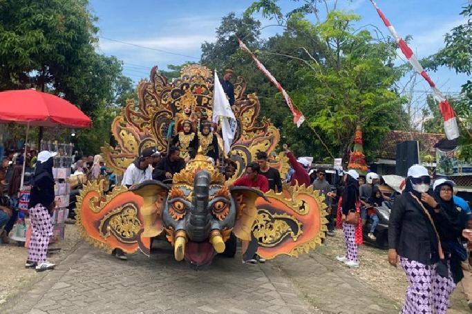 SMK PSM Randublatung Hidupkan Legenda Roro Jonggrang Lewat Karnaval Budaya