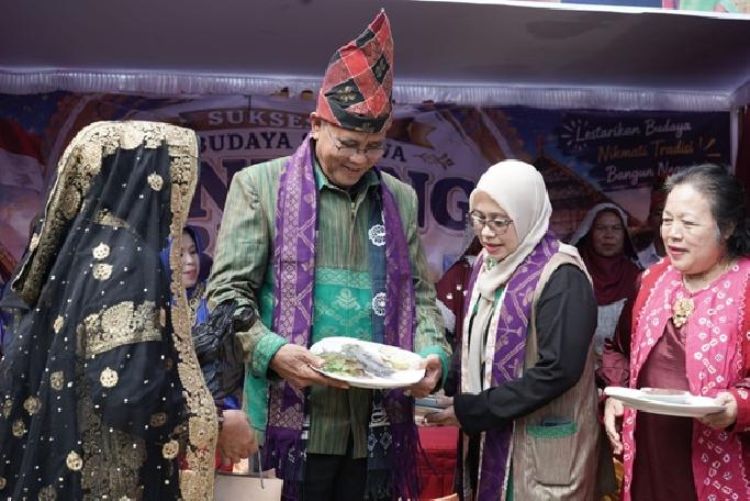 Festival Pindang Belik Resmi Dibuka, Bupati Sumbawa Dorong Budaya Lokal Jadi Motor Pariwisata dan Ekonomi
