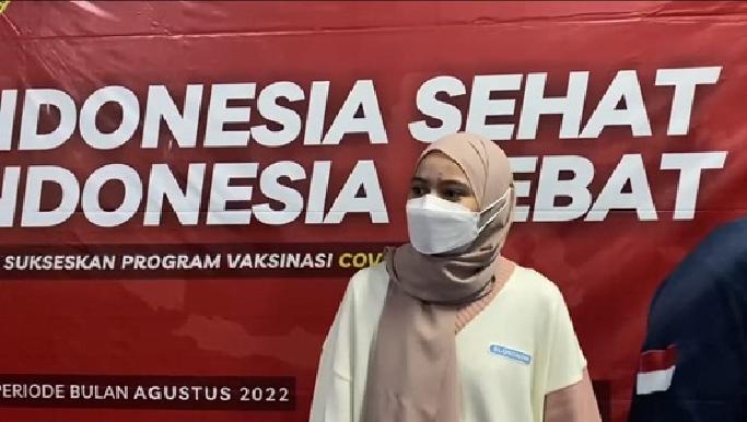 Pengunjung Sentra Vaksinasi Serentak Mal Gancit Tetap Ramai