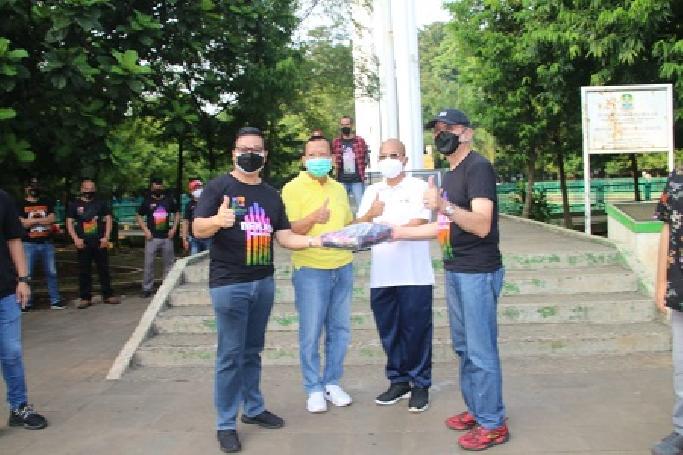 300 Pemuda Kota Bekasi Bersihkan Bangunan Monumental