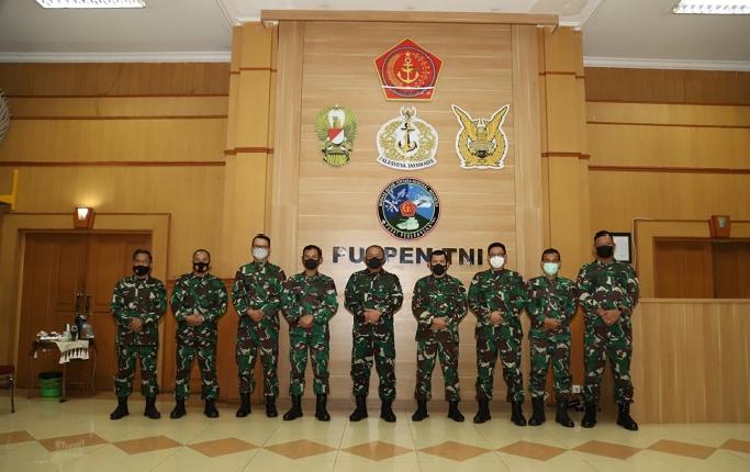 Kasum TNI Kunjungi Pusat Penerangan TNI