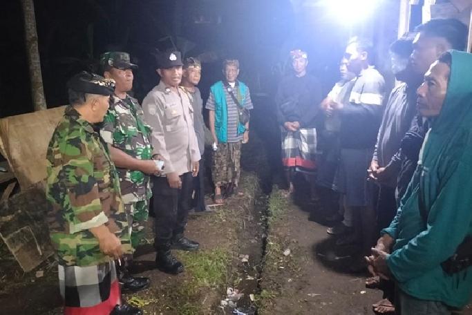Sinergi Babinsa, Bhabinkamtibmas, dan Adat Tegallalang Perkuat Keamanan Wilayah