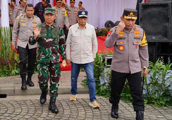 Panglima TNI Hadiri Pelepasan Mudik Gratis Polri Presisi 2024 di Silang Monas