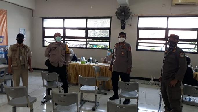 Polsek Kalideres Ajak Masyarakat Ikut Vaksinasi