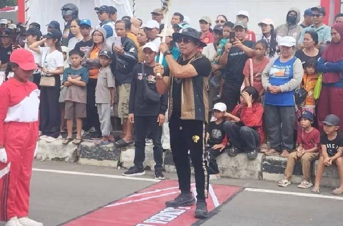 Wakil Ketua DPRD Bangli Dampingi Bupati Lepas 35 Regu Lomba Gerak Jalan Tingkat SD