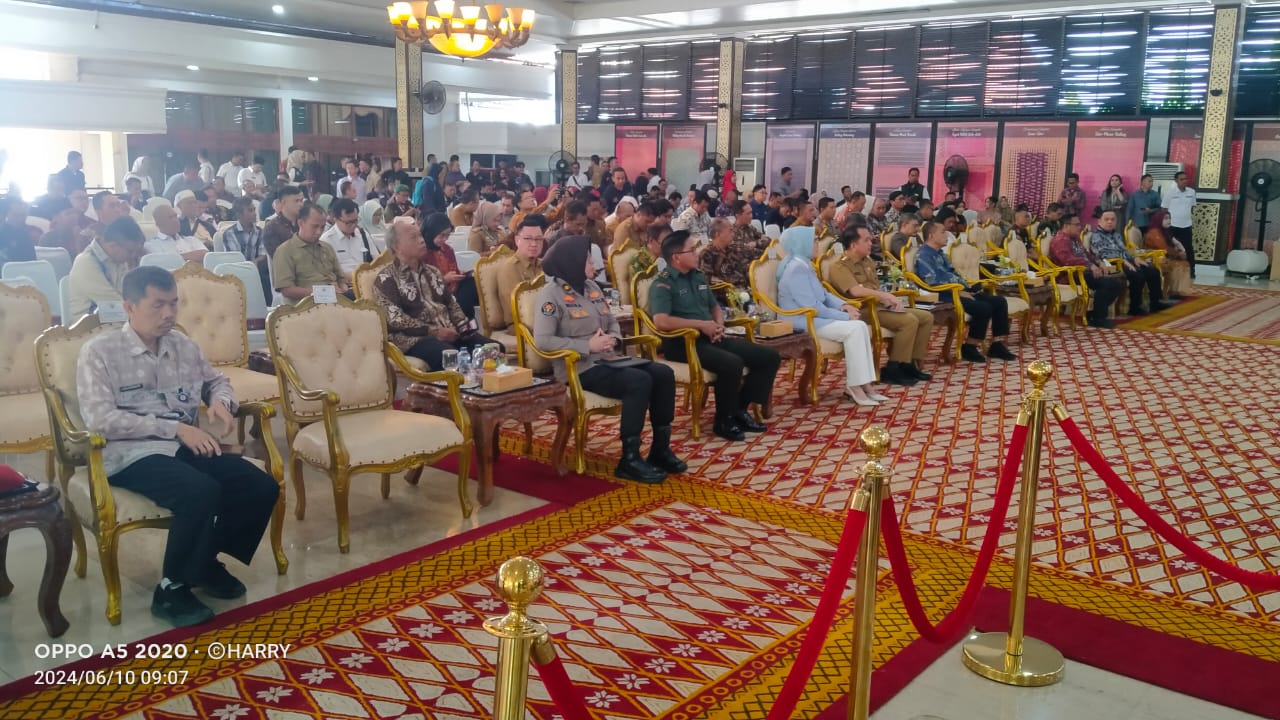 Pj Gubernur Agus Fatoni Dinobatkan Sebagai Sahabat PWI