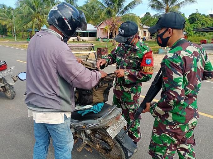 Satgas Pamtas Yonif 642/Kapuas Laksanakan Sweeping di Perbatasan