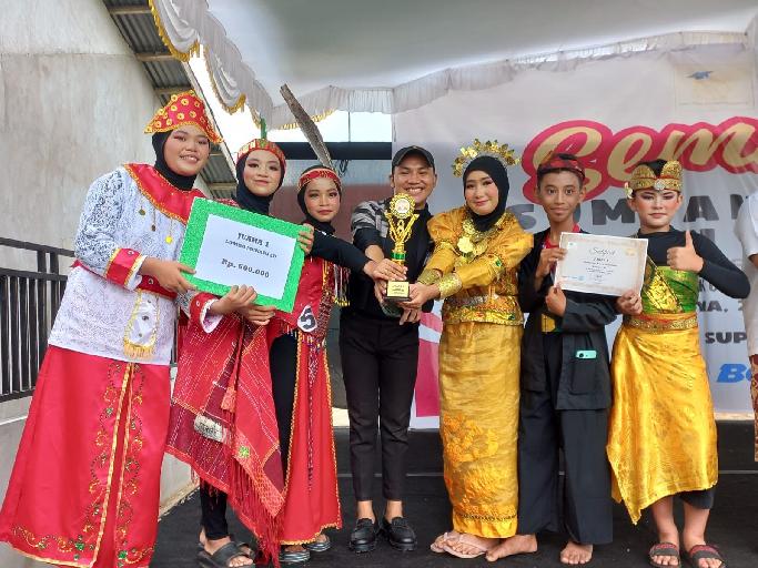 SDN 51 Sungai Raya Raih Juara 1 Lomba Tari Wonderland Nusantara