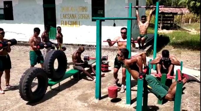 Prajurit Satgas Yonif MR 413 Bremoro Bangkitkan Semangat Pemuda Papua