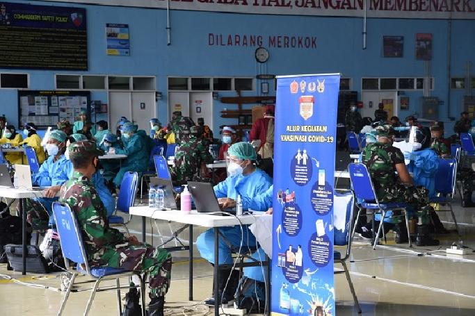 Pangkoarmada II Hadiri Pelaksanaan Vaksin Covid-19 Di Malang Raya