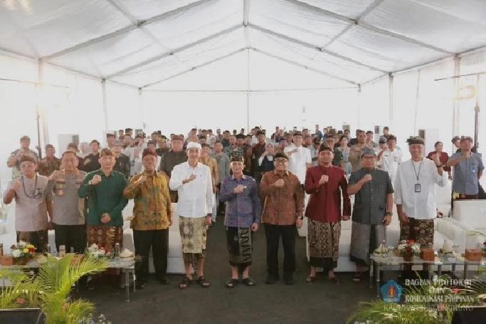 Klungkung Jadi Percontohan Energi Bersih! Bupati Satria Apresiasi PLN Pasang PLTS