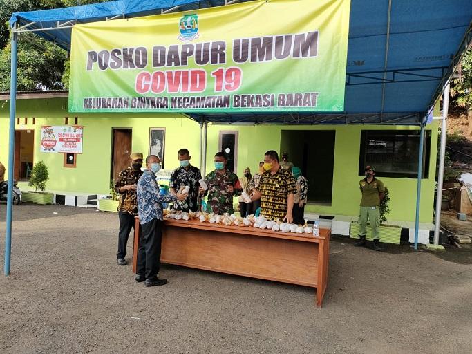 Kelurahan Bintara Siagakan Dapur Umum Bagi Warga Terdampak Covid