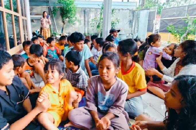 Bali Media Partner Berbagi, Puluhan Anak Yatim Piatu di Kecamatan Alas Terima Santunan