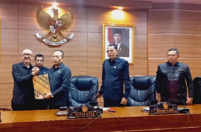 DPRD Bangli Kebut Pembangunan: APBD 2026 Disahkan, Investasi Dipacu, PAD Digenjot!