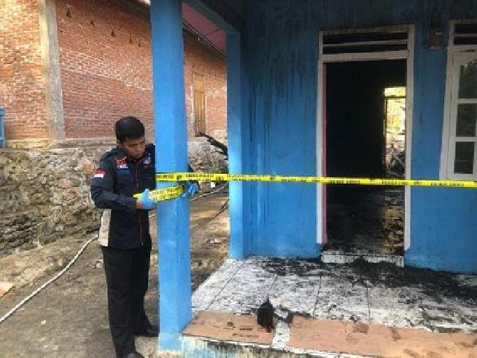 Ditinggal Melayat, Rumah Faosoki Terbakar