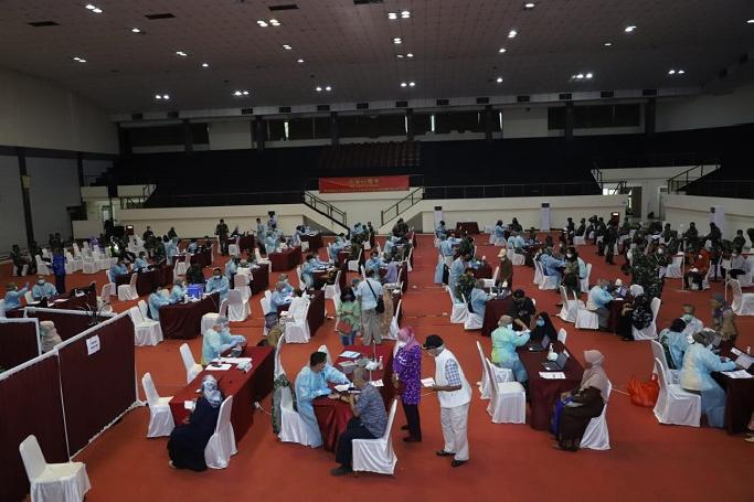 Vaksinasi Covid-19 Bagi Para Purnawirawan dan Keluarga di Mabes TNI