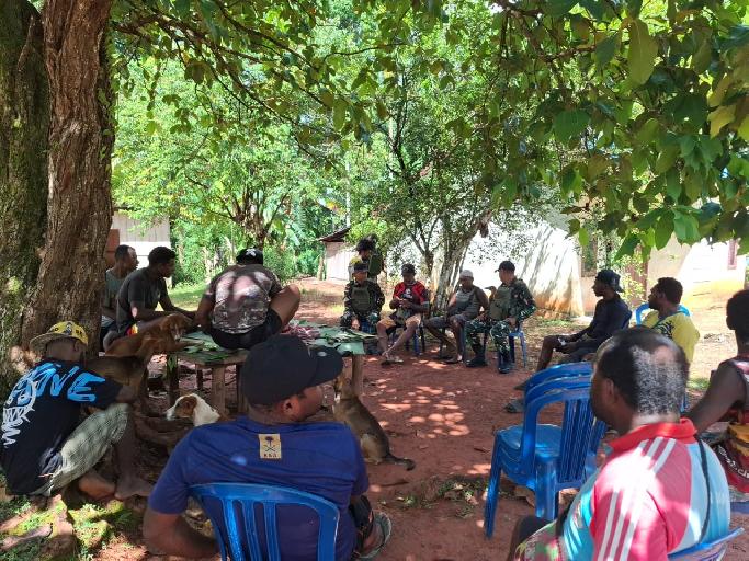 Satu Langkah Seribu Makna: TNI Bangun Kedekatan di Perbatasan Papua