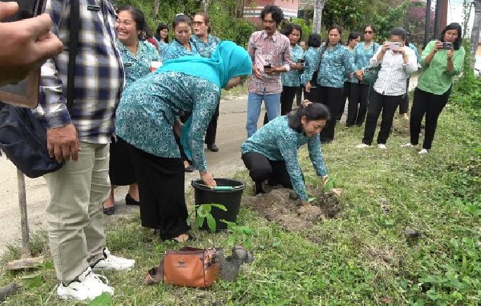 Wakil Ketua TP PKK Taput Pimpin Supervisi di 2 Desa