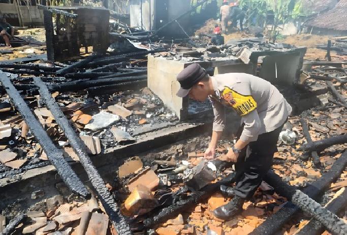 Tiga Rumah Terbakar, Kerugian Capai Ratusan Juta Rupiah