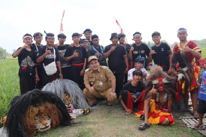 Bupati Blora Panen Padi Super Genjah