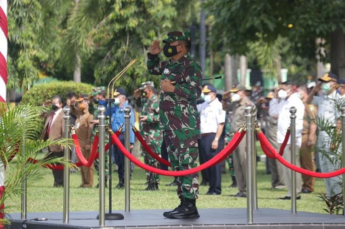 Pangkogabwilhan I Pimpin Apel Gelar Pasukan Operasi Lilin Seligi 2020 Polda Kepri