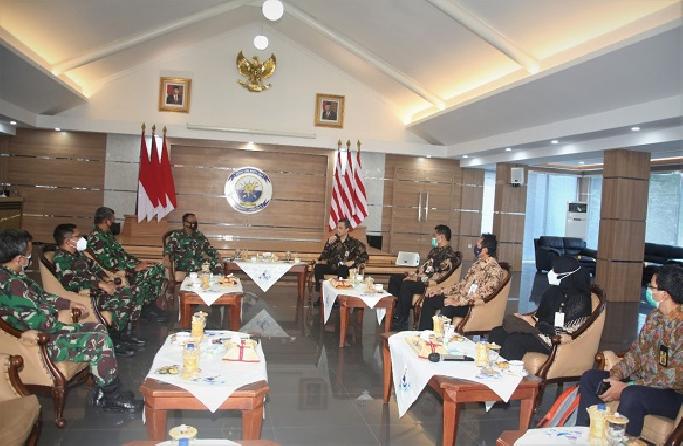 Kaskoarmada II Terima Kunjungan Kerja Kepala KPP Pratama Pabean Cantikan