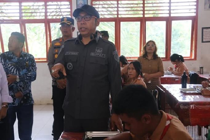 Bupati Taput Tinjau Program MBG dan Resmikan SPPG