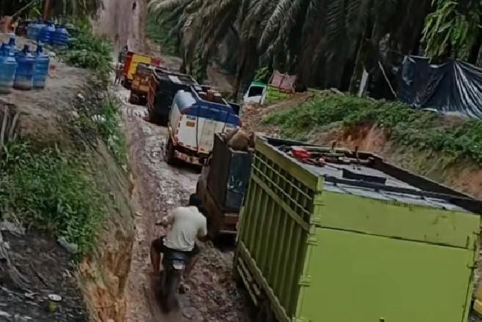 Kerap Kebakaran, Aparat Dinilai Enggan Tindak Sumur Minyak Ilegal di Lahan PT Hindoli 