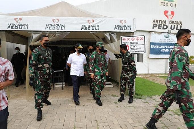 Panglima TNI Cek Kekuatan Nakes Untuk Basmi Covid-19 di Rumkitlap Artha Graha