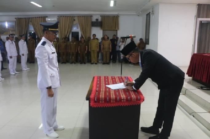 Bupati Taput Lantik 53 Pejabat, Tegaskan Evaluasi Kinerja dan Inovasi ASN