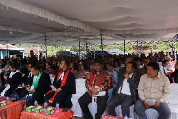 Bupati dan Wabup Taput Hadiri Ibadah Napak Tilas Paskah Nasional