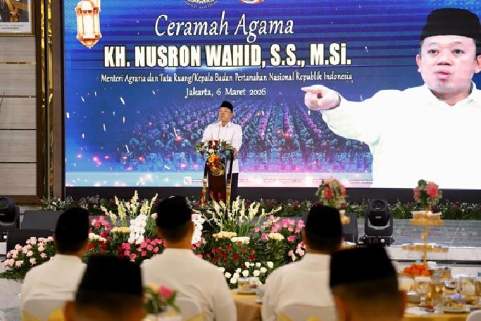 Menteri Nusron Sampaikan Ceramah Nuzulul Quran di Korps Marinir TNI AL Cilandak