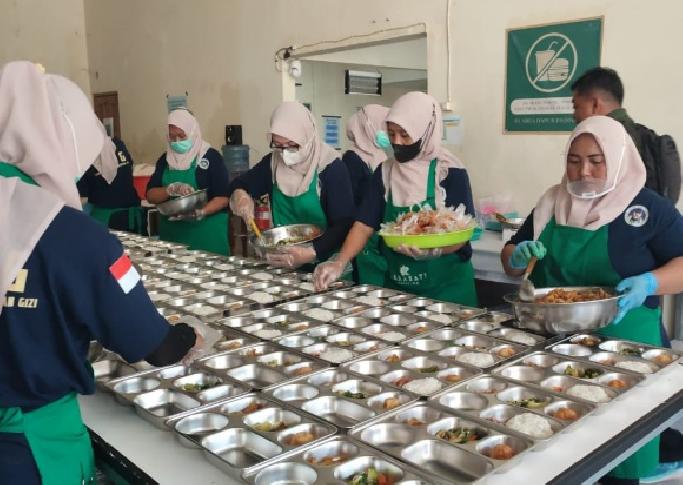 Kawal Gizi Anak Sekolah: Dandim Blora Tinjau Program MBG Hari Pertama Masuk Sekolah