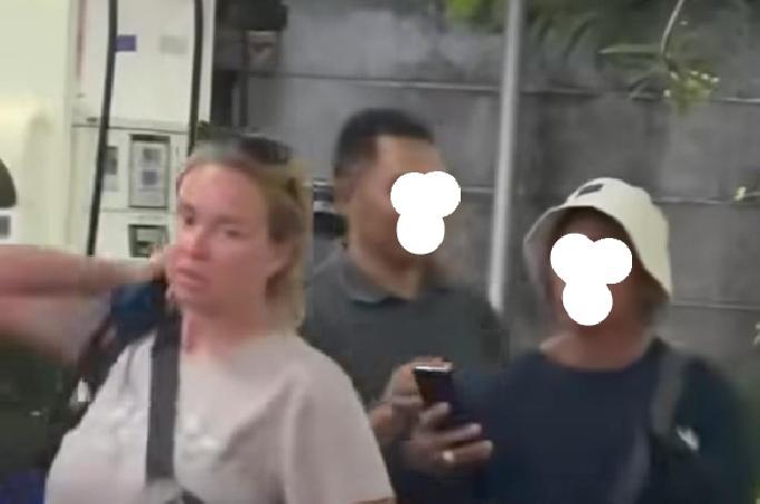 Wisatawan Keluhkan Larangan Transportasi Online di Pelabuhan Sanur