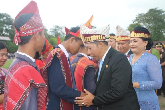 Hardiknas di Siborongborong: Bupati Taput Tekankan Pendidikan Karakter di Era AI