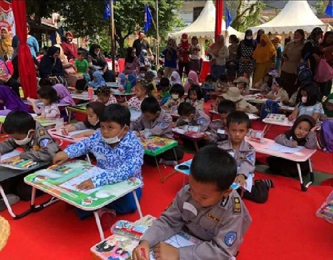Festival Depok Keren Kelurahan Pondok Jaya Promosikan UMKM
