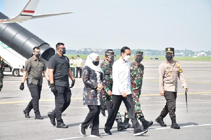 Pangkoarmada II Sambut Presiden Jokowi Dalam Kunjungan Ke Jawa Timur